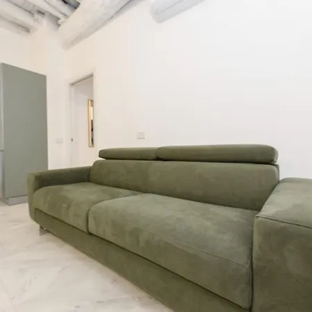 Lakefront And Downtown Within Walking Distance! Appartement *