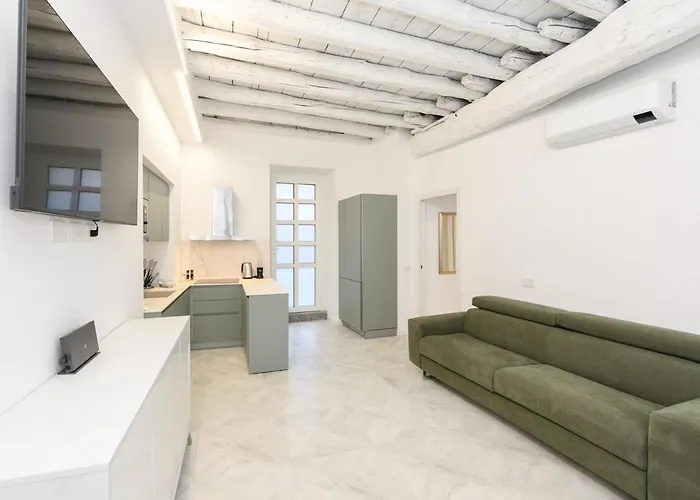 아파트 Lakefront And Downtown Within Walking Distance! *